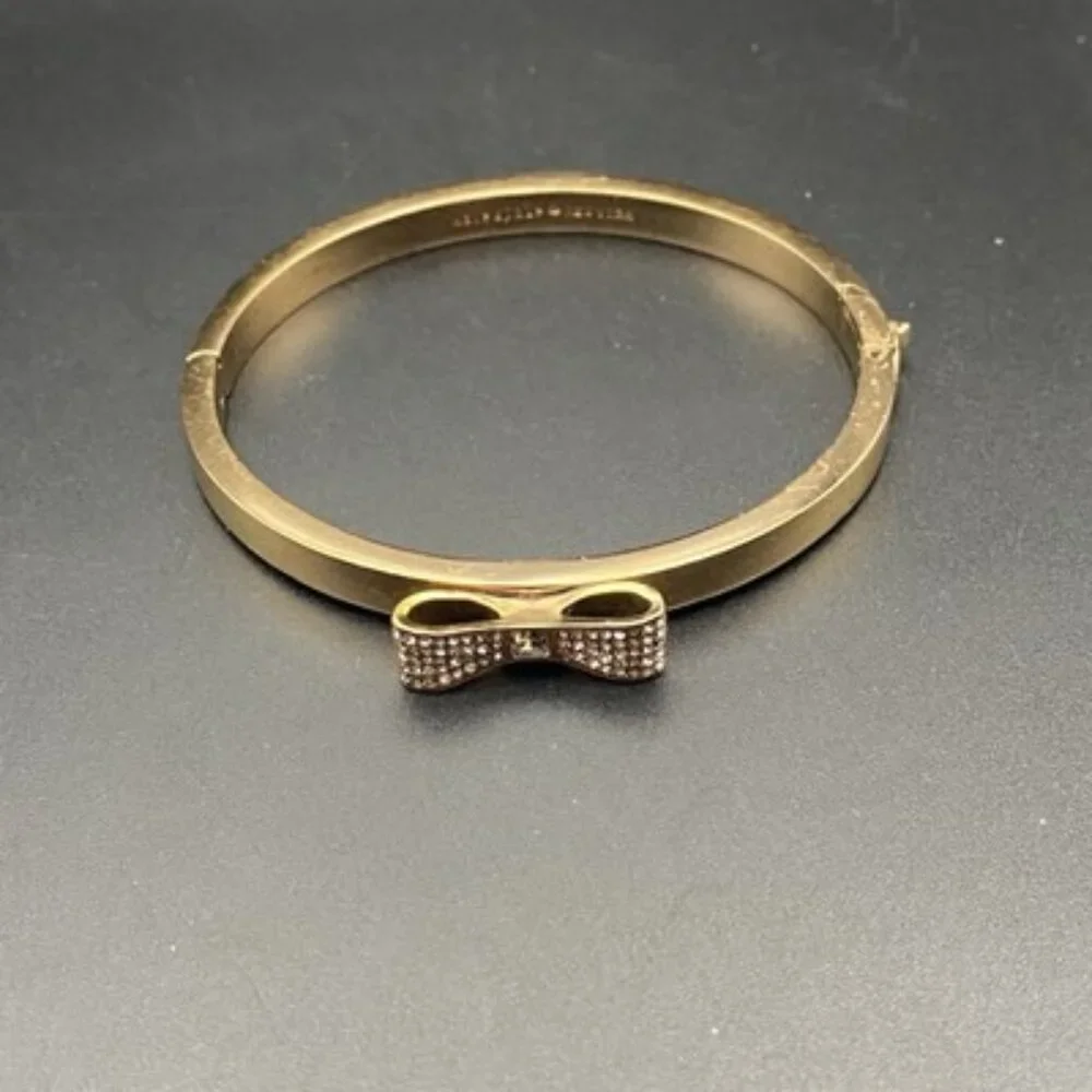 Kate Spade Bracelet Pave Stone Ready Set Bow Jeweled Bangle Gold Tone Layer 7" - Picture 2 of 9